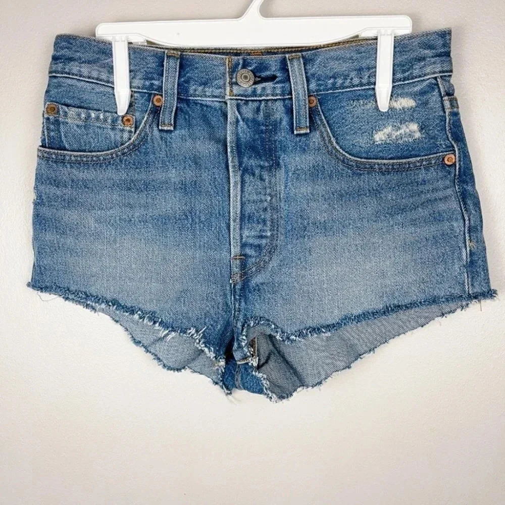 Levi's 501 Premium Women's Jeans  Short - Picture 3 of 13